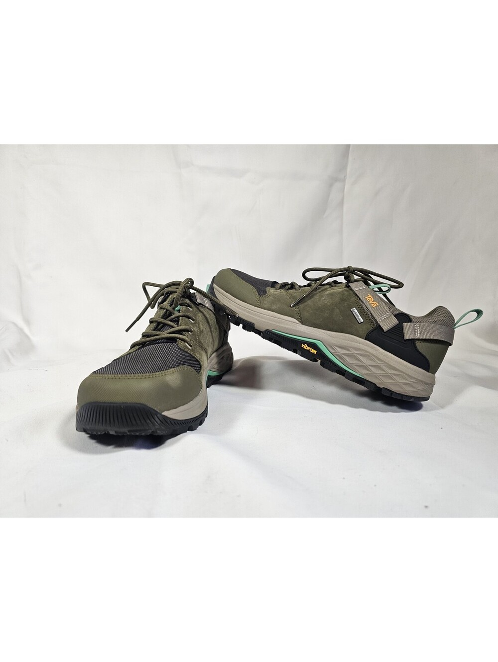 Teva Women's Grandview Gore-Tex Low Hiking Shoe, Olive green, size 10 US